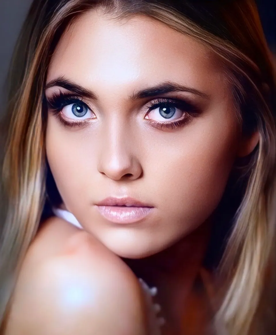 Close beauty portrait highlighting Paula Maria Rosalia's eyes